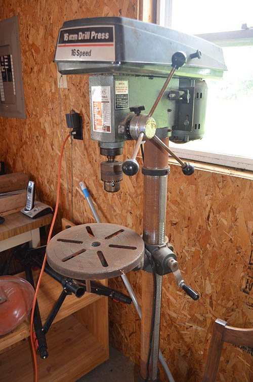 Property photo 8 - Personal Property Auction, Tractor & Implements, Cars, Lawn & Garden, Hunting & Fishing, Guns, Antiques & Collectibles, Household